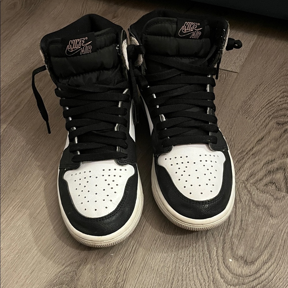 Nike Men's Black and White High-Top Sneakers